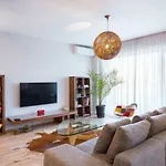 The Shades Of Grey-tranquil 4th-floor Baneasa Area アパート