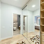 アパート The Shades Of Grey-tranquil 4th-floor Baneasa Area