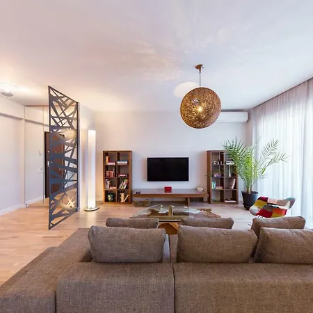 The Shades Of Grey-tranquil 4th-floor Baneasa Area Apartment Bukarest
