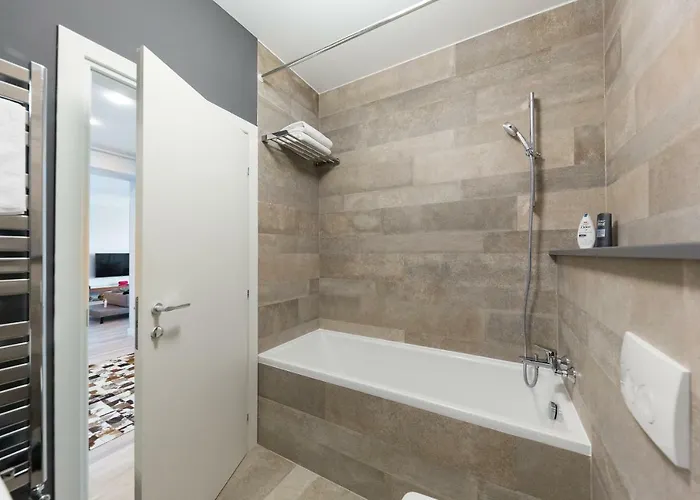 The Shades Of Grey-tranquil 4th-floor Baneasa Area Apartment