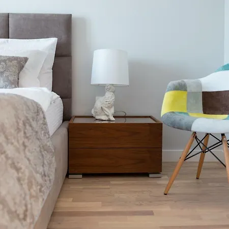 The Shades Of Grey-tranquil 4th-floor Baneasa Area Apartman